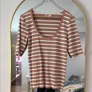 Faherty Striped Scoop Neck Women’s Top in Cream and Rust